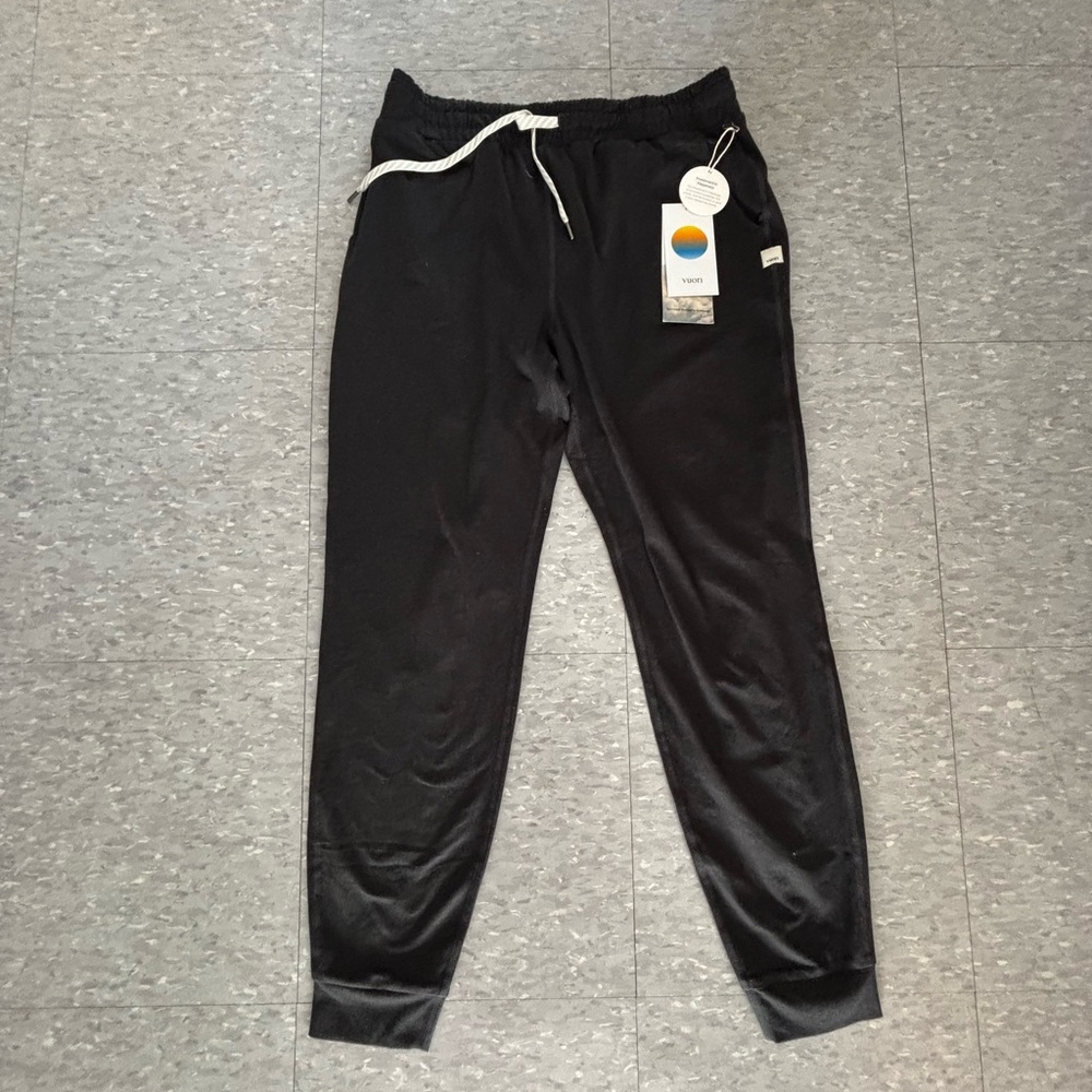 Vuori performance joggers in black heather S NWT